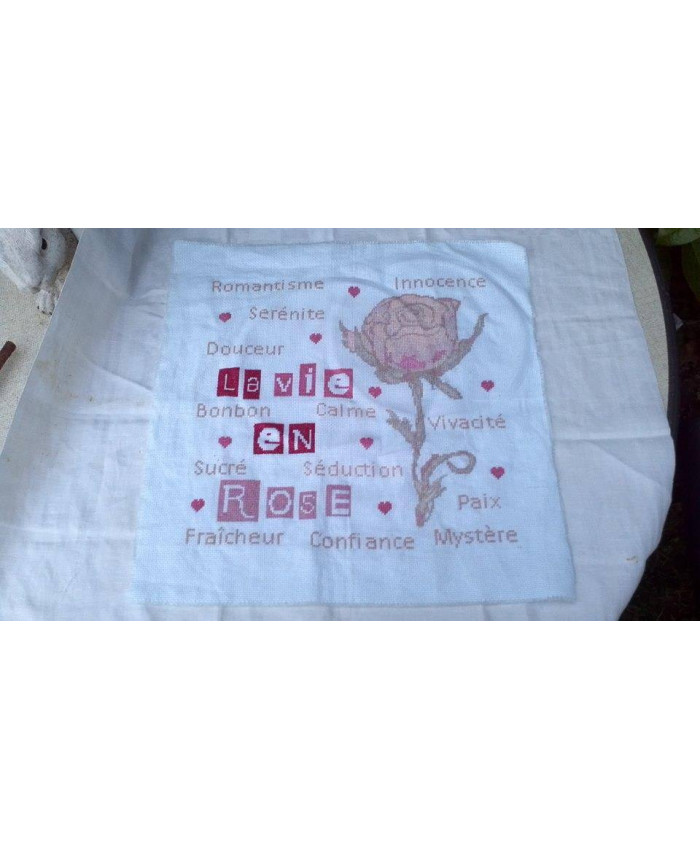 Grille point de croix : la vie en rose